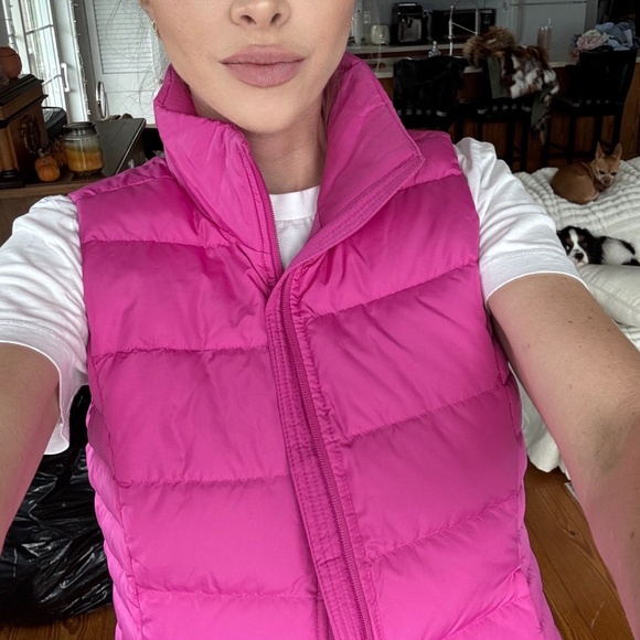 Lands’ End Hot Pink Puffer Vest – Size Small, NWT - Picture 1 of 4